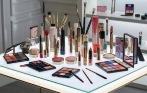 Reliable Cosmetics Supplier for Custom Mascara & Lip Gloss