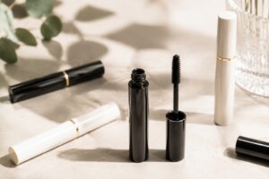 A strong eye makeup collection depends on a dependable smudge-proof mascara.