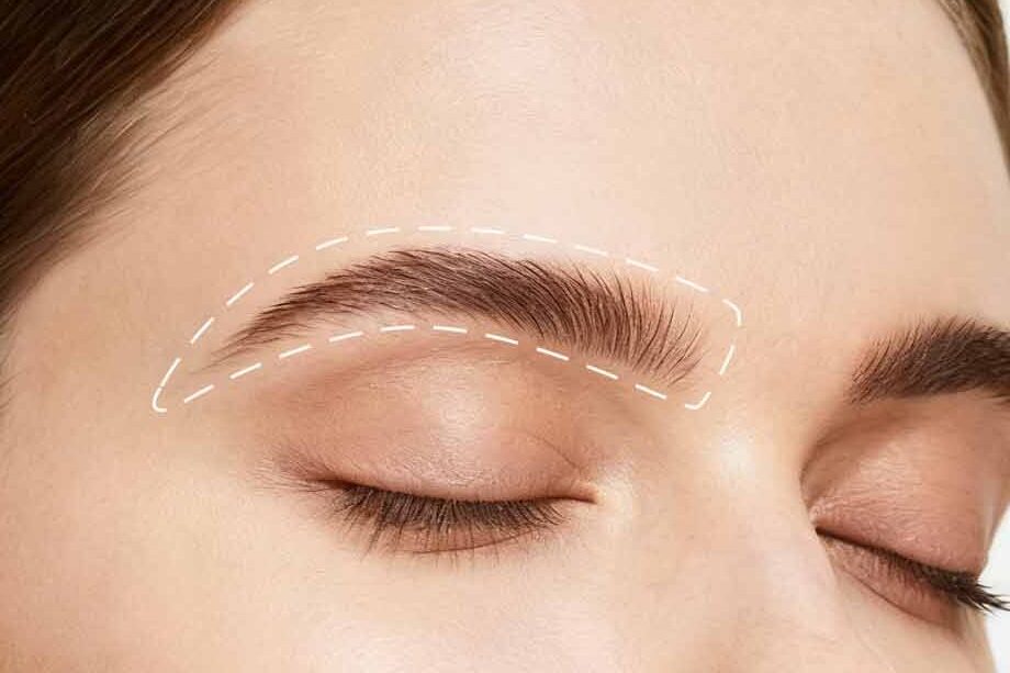 eyebrow-powder-application