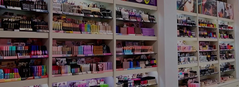 baolishi-cosmetics-product-display